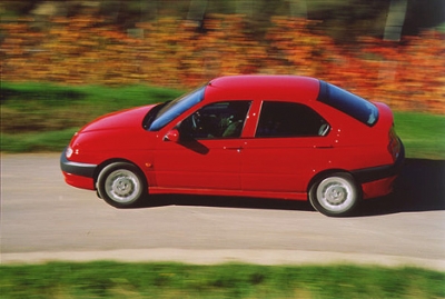 Автомобиль Alfa Romeo 146 2.0 16V Qudrifoglio (155 Hp) - описание, фото, технические характеристики