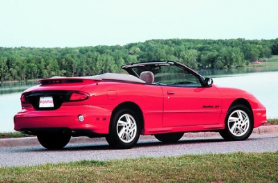 Автомобиль Pontiac Sunfire 2.2 i (122 Hp) - описание, фото, технические характеристики