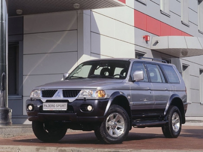 Автомобиль Mitsubishi Pajero 3.0 i V6 24V (177 Hp) - описание, фото, технические характеристики