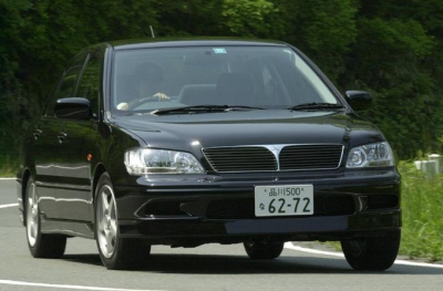 Автомобиль Mitsubishi Lancer 1.8 i 16V (125) Cedia - описание, фото, технические характеристики