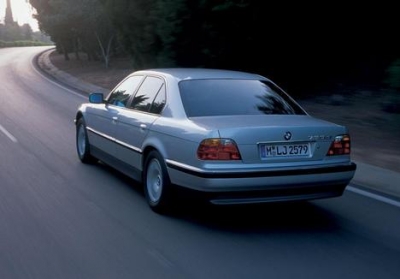 Автомобиль BMW 7er 750 i L (326 Hp) - описание, фото, технические характеристики