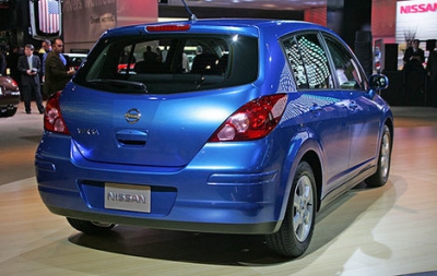 Автомобиль Nissan Versa 1.8 (122Hp) - описание, фото, технические характеристики