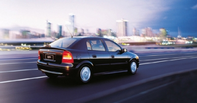 Автомобиль Holden Astra 2.0 i 16V Turbo (200 Hp) - описание, фото, технические характеристики