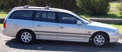 Автомобиль Holden Calais 5.0 i V8 (243 Hp) - описание, фото, технические характеристики